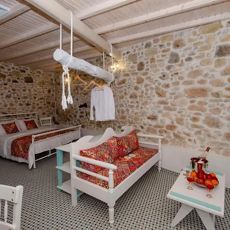 Trigono Traditional House Holiday home *