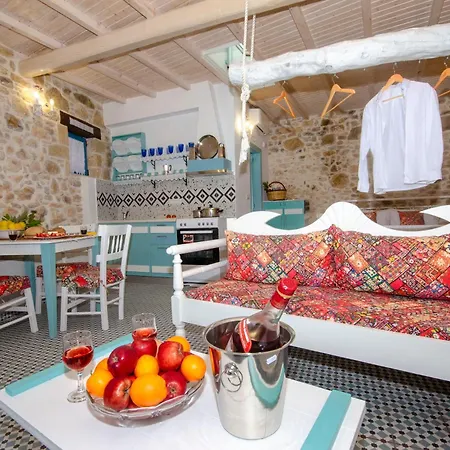 Holiday home Trigono Traditional House *